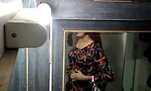 Swati Naidus private selfie-video med en stor røv og bh