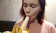 Rus seksi Casey Ven inanılmaz bir oral seks yapıyor